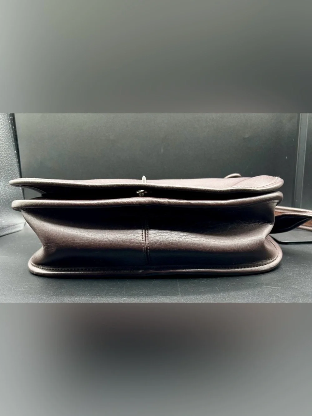 VINTAGE BROWN LEATHER Shoulder & Crossbody Bag.